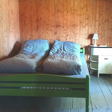 Gammelstua Pa Storsaeter Gard * Engeløya