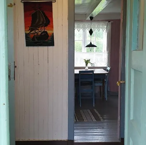 Gammelstua Pa Storsaeter Gard Engeloya