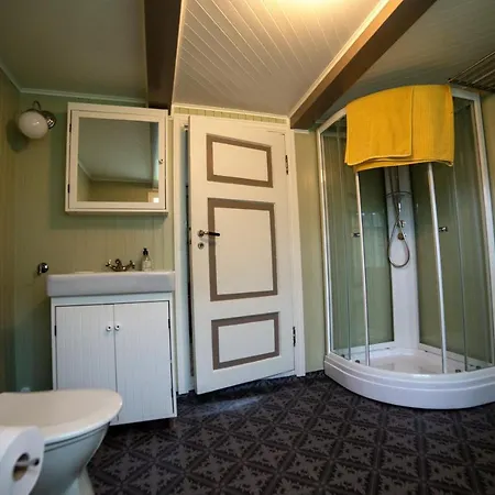 Gammelstua Pa Storsaeter Gard Holiday home Engeloya